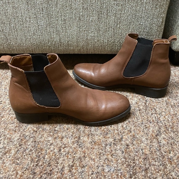 Aldo Short Boots - Picture 2 of 2